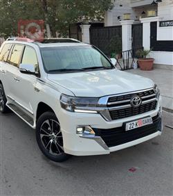 تۆیۆتا لاند کروزەر